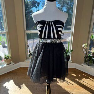 Black and White mini dress